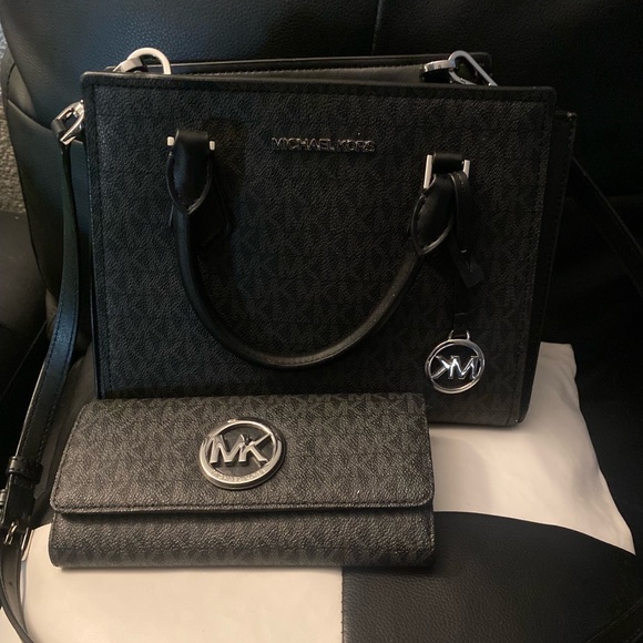 Michael kors black purse and wallet - Picture 9 of 9